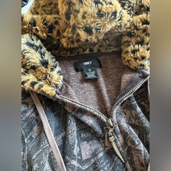 Obey Gray and Black Graphic Hoodie - Picture 4 of 4